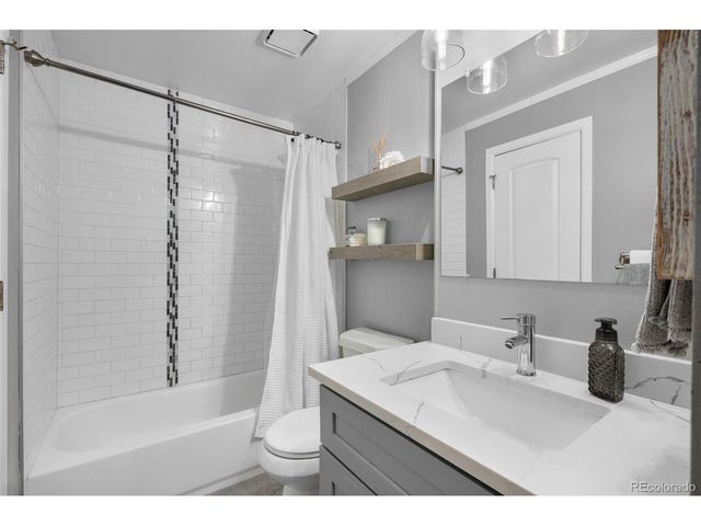 1635 Ensenada Way, Aurora, CO 80011