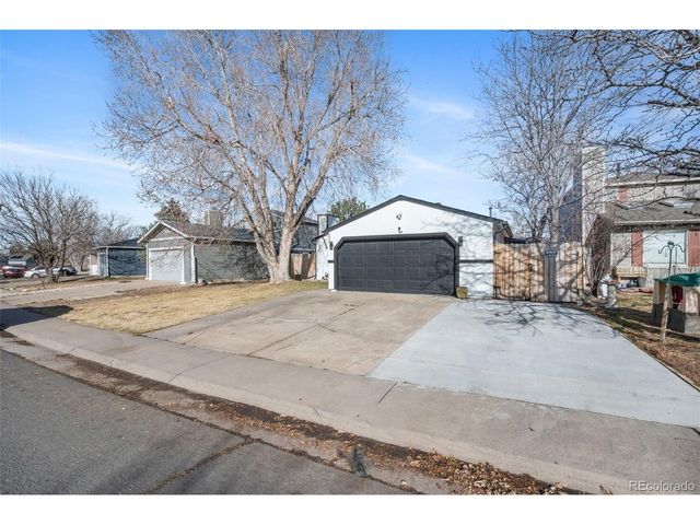 1635 Ensenada Way, Aurora, CO 80011