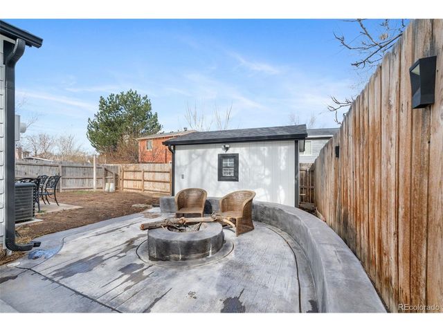 1635 Ensenada Way, Aurora, CO 80011