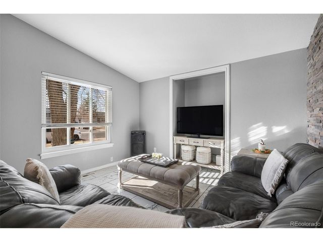 1635 Ensenada Way, Aurora, CO 80011