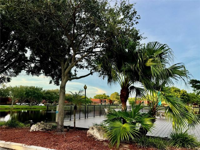 721 NW 99th Circle 721, Plantation, FL 33324