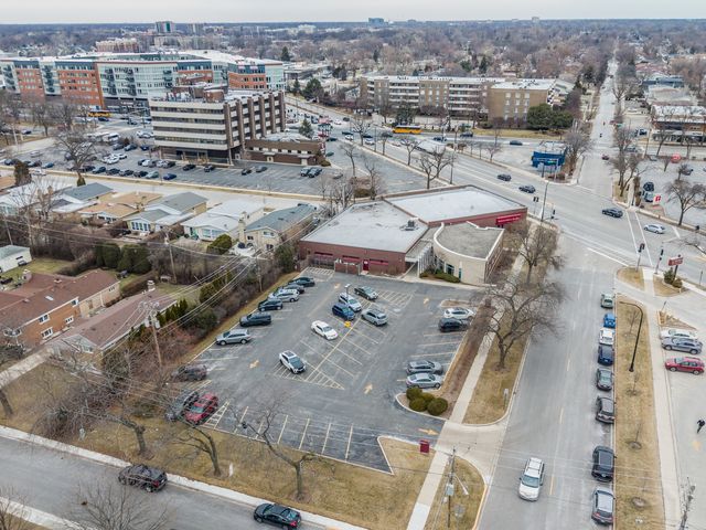 7126 N Lincoln Avenue, Lincolnwood, IL 60712