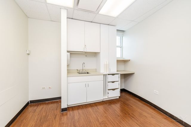 7126 N Lincoln Avenue, Lincolnwood, IL 60712