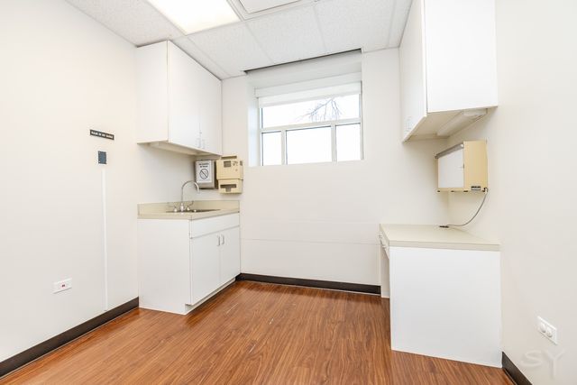 7126 N Lincoln Avenue, Lincolnwood, IL 60712