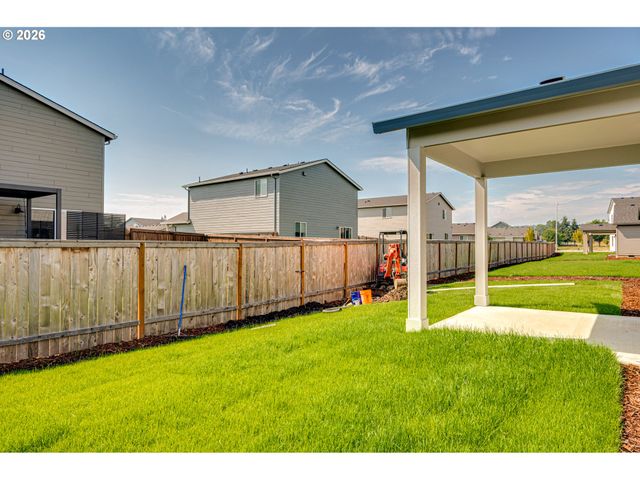 2016 HENDERSON Way, Longview, WA 98632