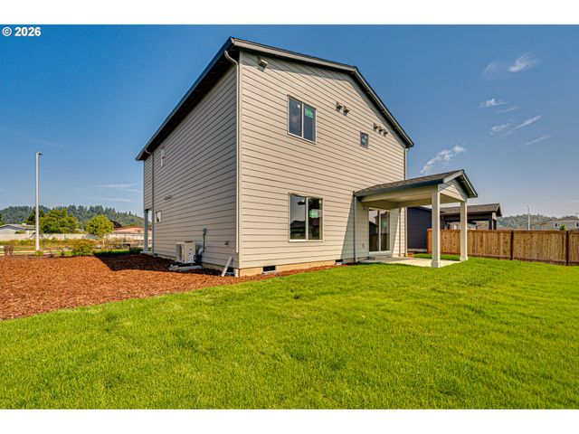 2016 HENDERSON Way, Longview, WA 98632