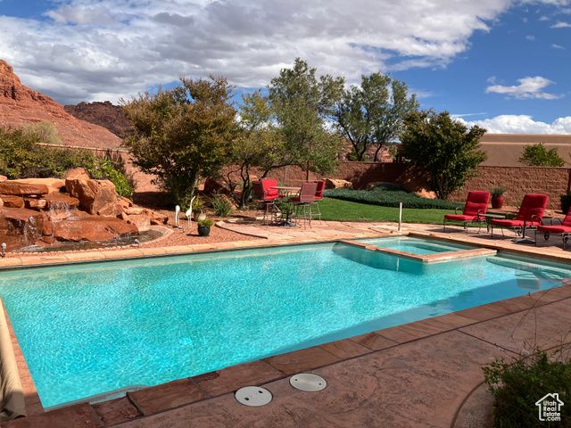 1068 E GRANDVIEW DR, Ivins, UT 84738