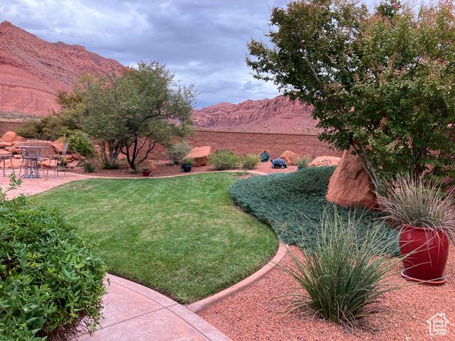 1068 E GRANDVIEW DR, Ivins, UT 84738