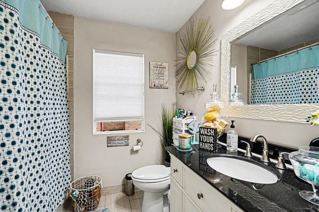 4527 Lakeland Avenue N, Robbinsdale, MN 55422