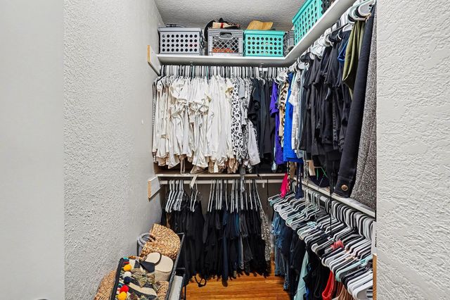 4527 Lakeland Avenue N, Robbinsdale, MN 55422