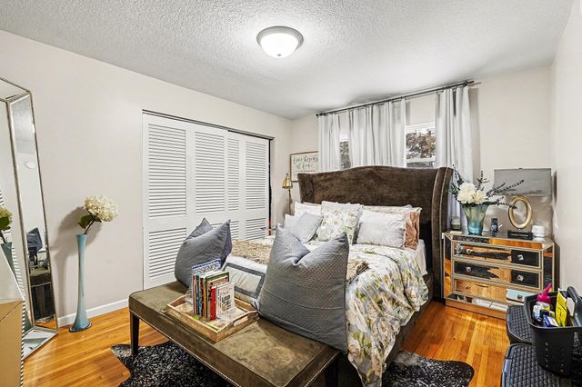 4527 Lakeland Avenue N, Robbinsdale, MN 55422