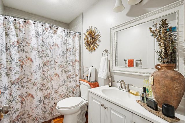 4527 Lakeland Avenue N, Robbinsdale, MN 55422