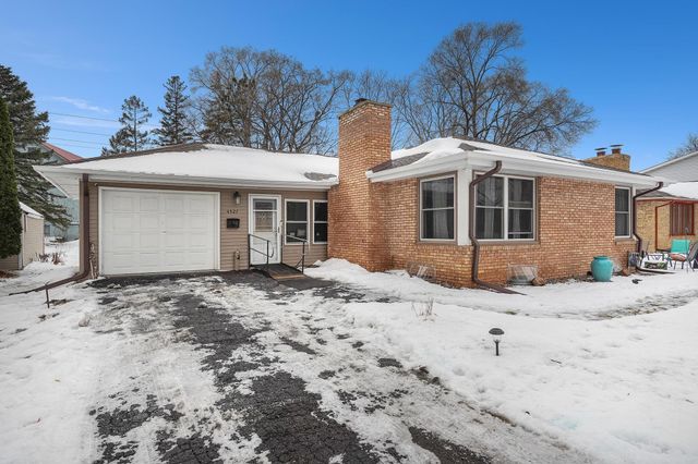4527 Lakeland Avenue N, Robbinsdale, MN 55422
