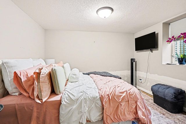 4527 Lakeland Avenue N, Robbinsdale, MN 55422