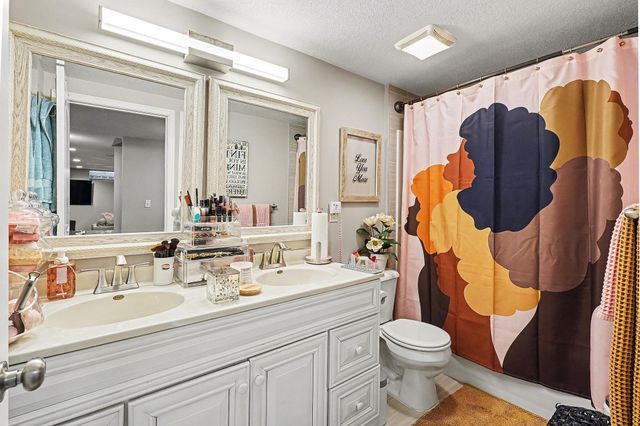 4527 Lakeland Avenue N, Robbinsdale, MN 55422