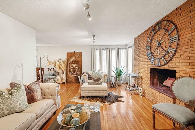 4527 Lakeland Avenue N, Robbinsdale, MN 55422