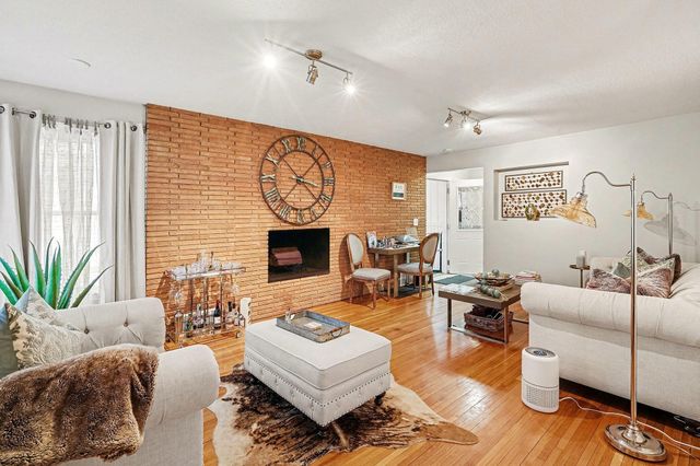 4527 Lakeland Avenue N, Robbinsdale, MN 55422