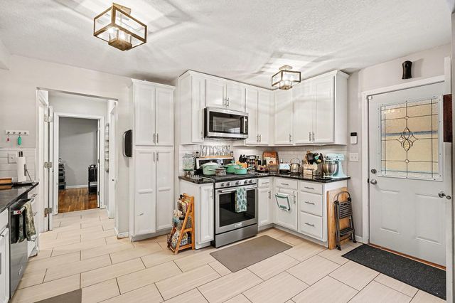 4527 Lakeland Avenue N, Robbinsdale, MN 55422