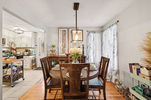 4527 Lakeland Avenue N, Robbinsdale, MN 55422