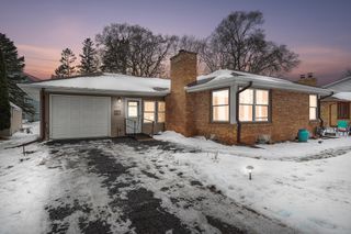 4527 Lakeland Avenue N, Robbinsdale, MN 55422