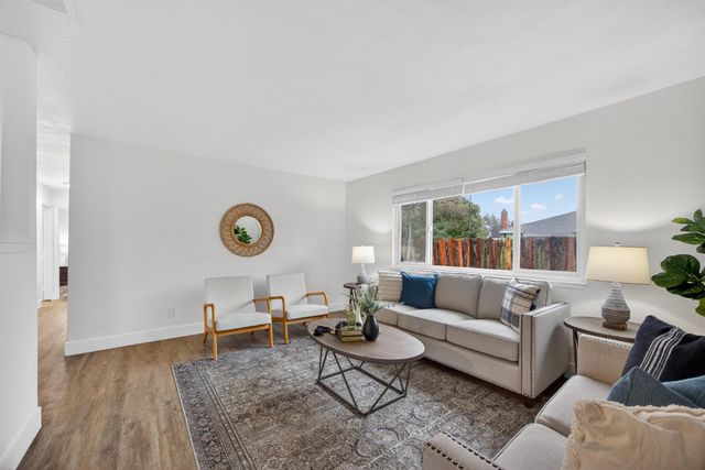 7715 Reenel Way, Sacramento, CA 95832