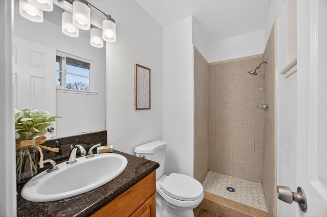 7715 Reenel Way, Sacramento, CA 95832