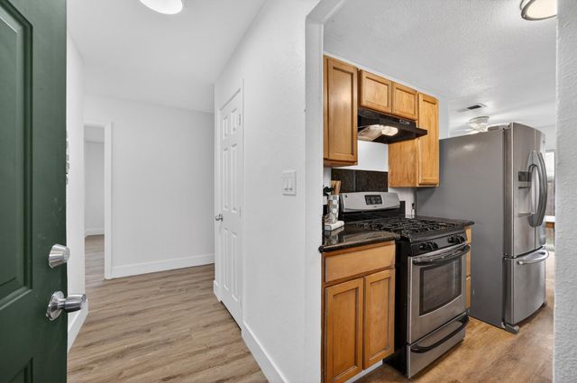 7715 Reenel Way, Sacramento, CA 95832