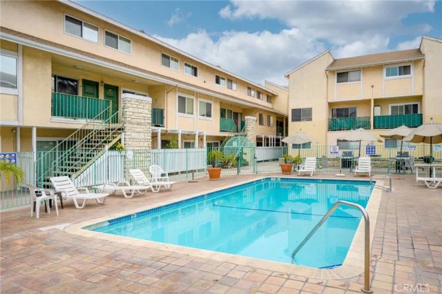 121 Sinclair Avenue 107, Glendale, CA 91206