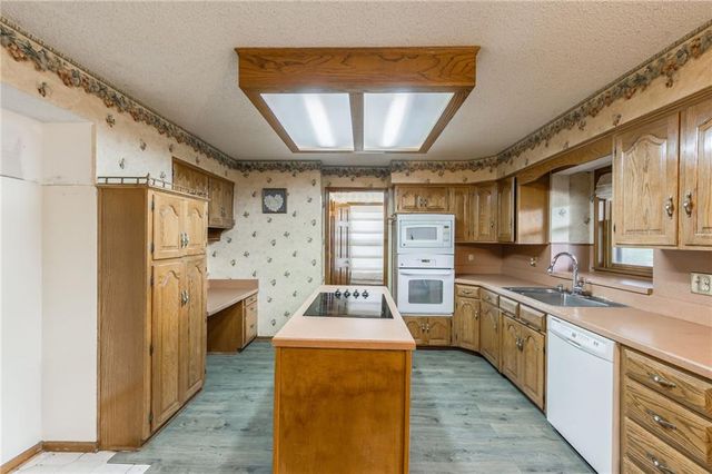 8605 N Beaman Avenue, Kansas City, MO 64154