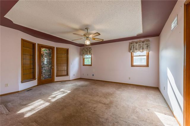 8605 N Beaman Avenue, Kansas City, MO 64154