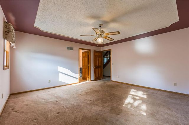 8605 N Beaman Avenue, Kansas City, MO 64154