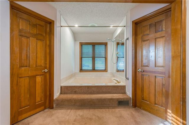 8605 N Beaman Avenue, Kansas City, MO 64154