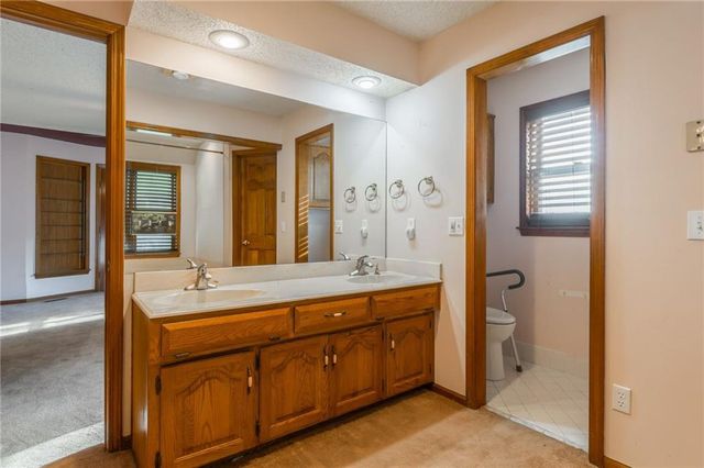 8605 N Beaman Avenue, Kansas City, MO 64154