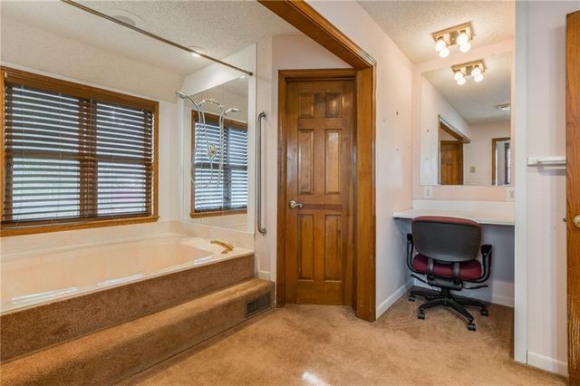 8605 N Beaman Avenue, Kansas City, MO 64154