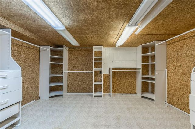 8605 N Beaman Avenue, Kansas City, MO 64154