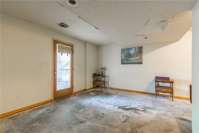 8605 N Beaman Avenue, Kansas City, MO 64154