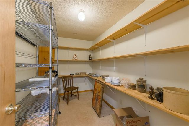 8605 N Beaman Avenue, Kansas City, MO 64154