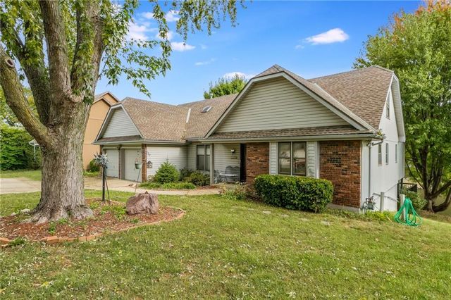 8605 N Beaman Avenue, Kansas City, MO 64154