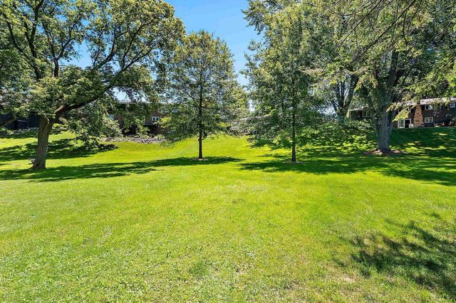 2758 OTTO COURT, Green Bay, WI 54313