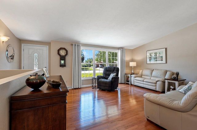 2758 OTTO COURT, Green Bay, WI 54313