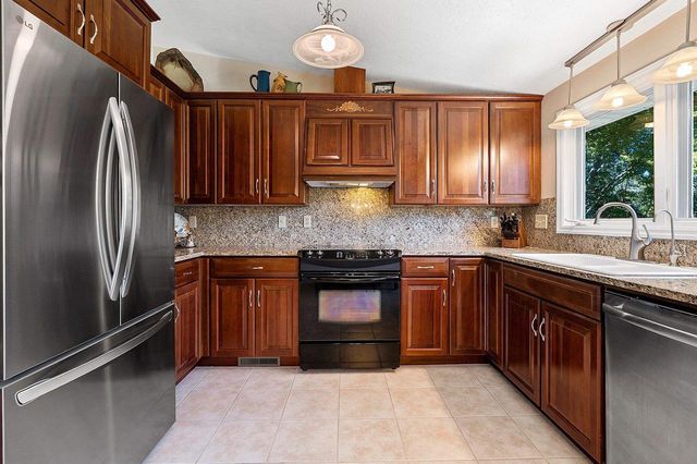2758 OTTO COURT, Green Bay, WI 54313