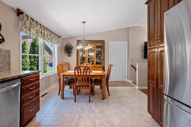 2758 OTTO COURT, Green Bay, WI 54313