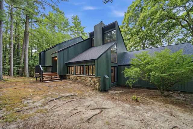 26 Old Manchester Road, Amherst, NH 03031
