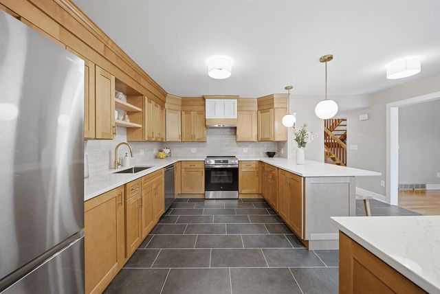 26 Old Manchester Road, Amherst, NH 03031
