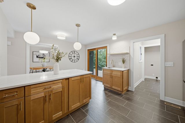 26 Old Manchester Road, Amherst, NH 03031
