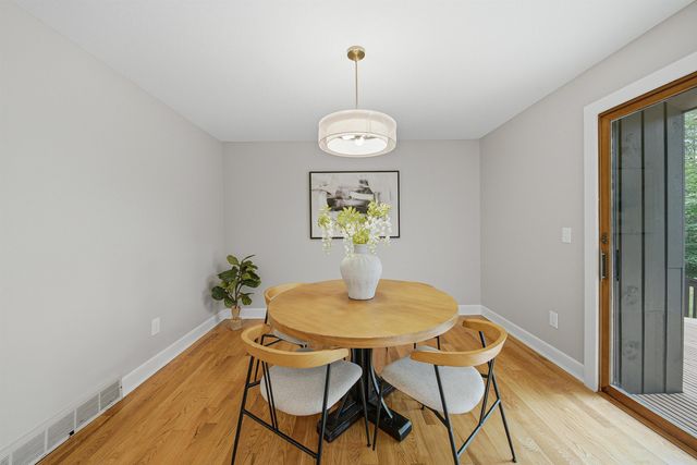 26 Old Manchester Road, Amherst, NH 03031