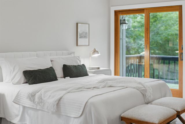 26 Old Manchester Road, Amherst, NH 03031