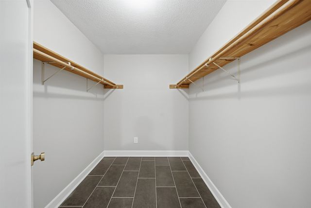 26 Old Manchester Road, Amherst, NH 03031