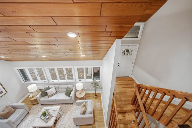 26 Old Manchester Road, Amherst, NH 03031