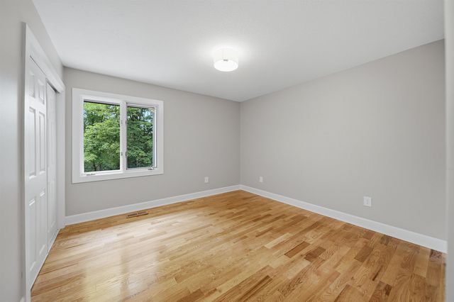 26 Old Manchester Road, Amherst, NH 03031